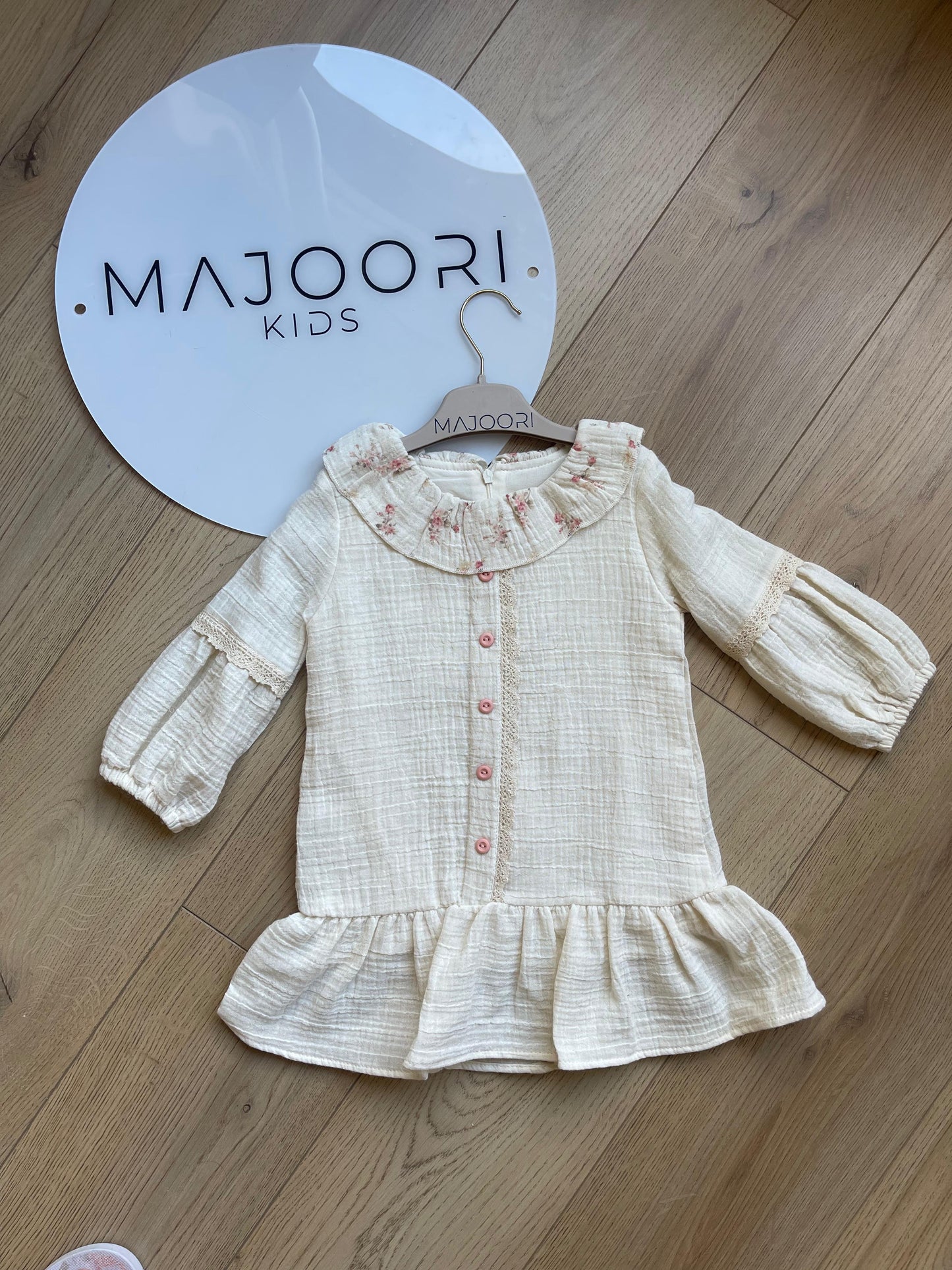De Rosy Ruffle – Jurk & Haarband Set