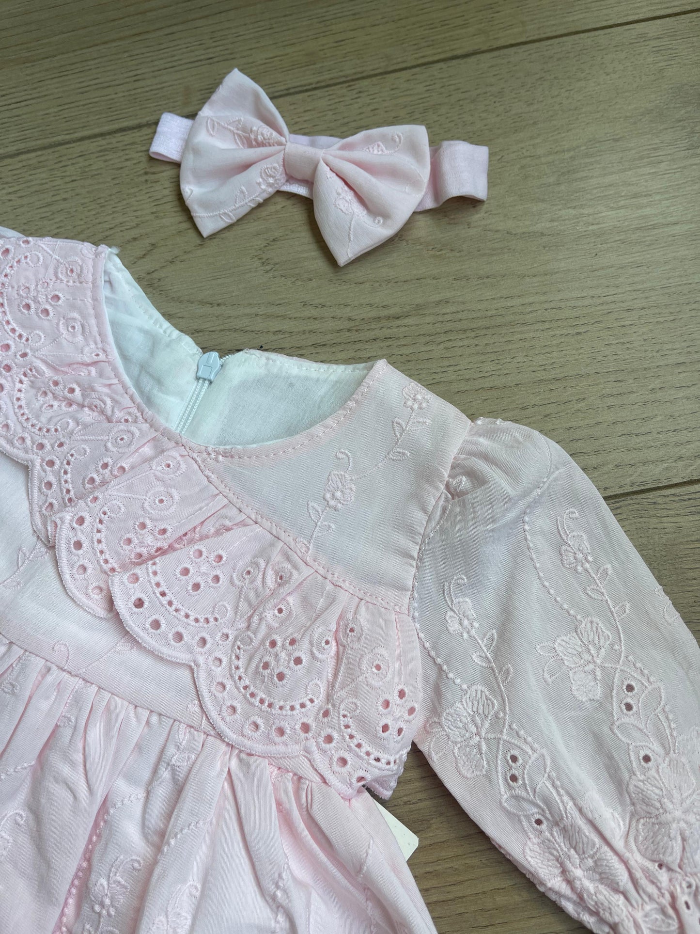De Blossom Lace Dress