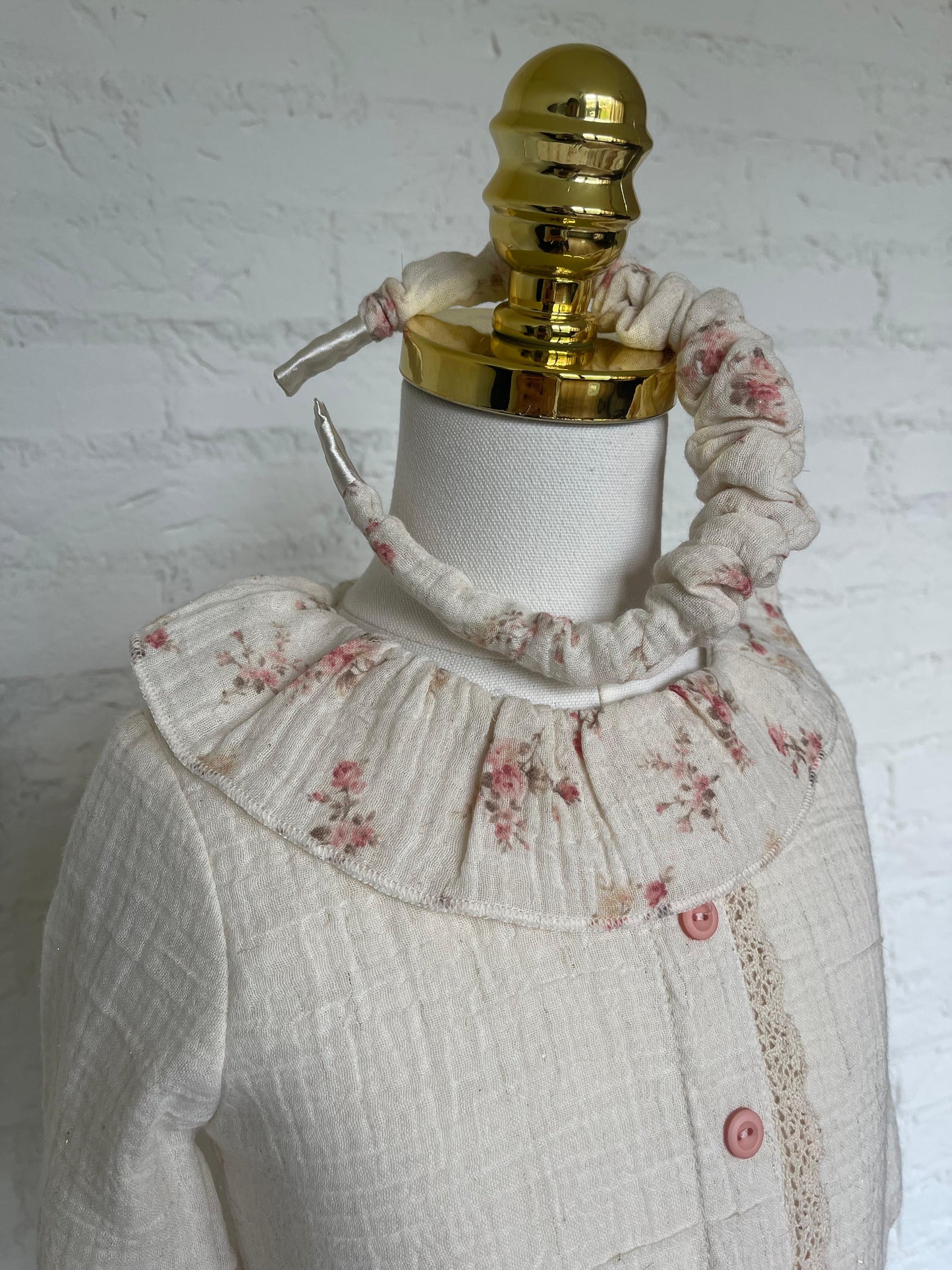 De Rosy Ruffle – Jurk & Haarband Set