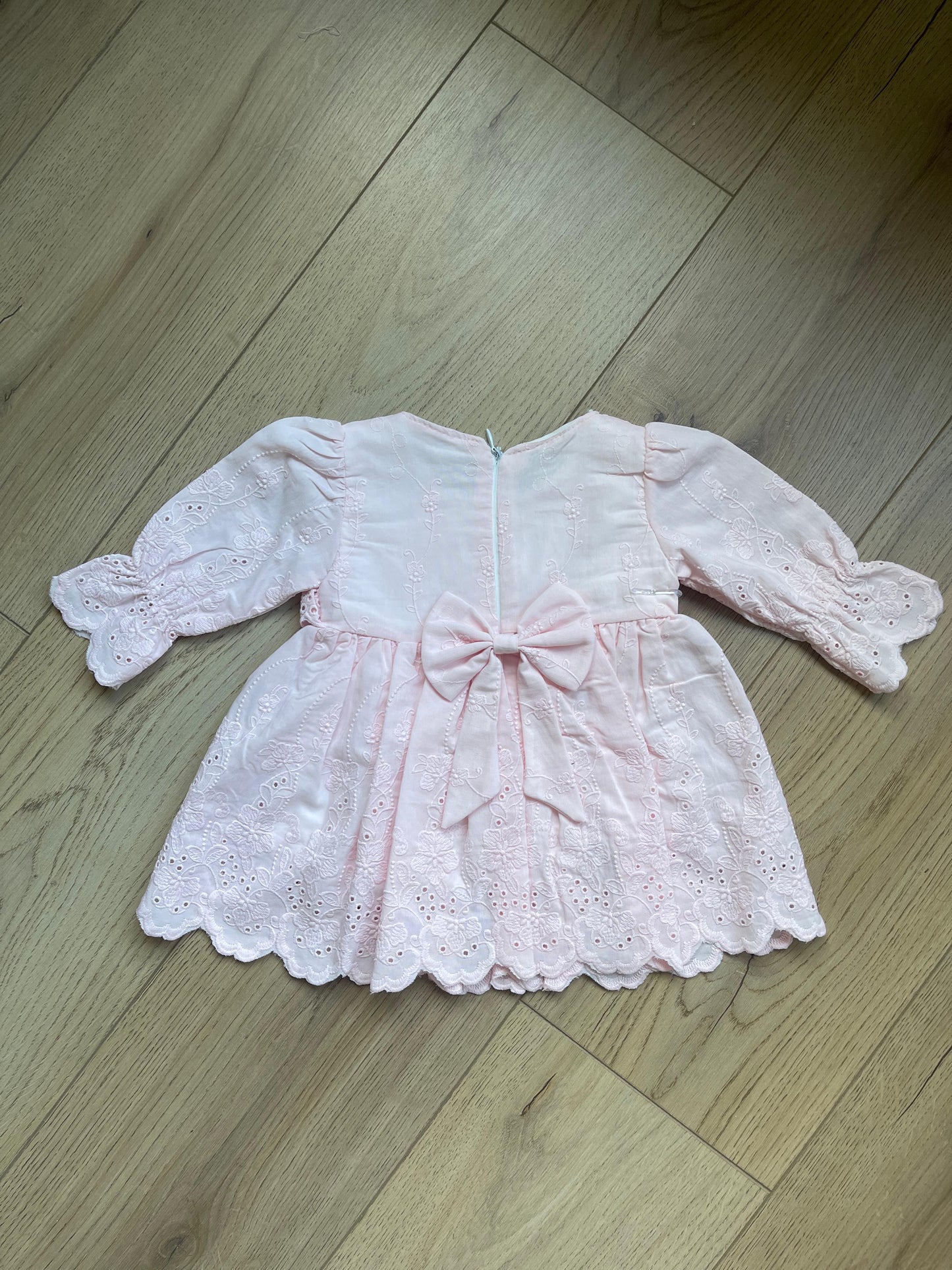 De Blossom Lace Dress