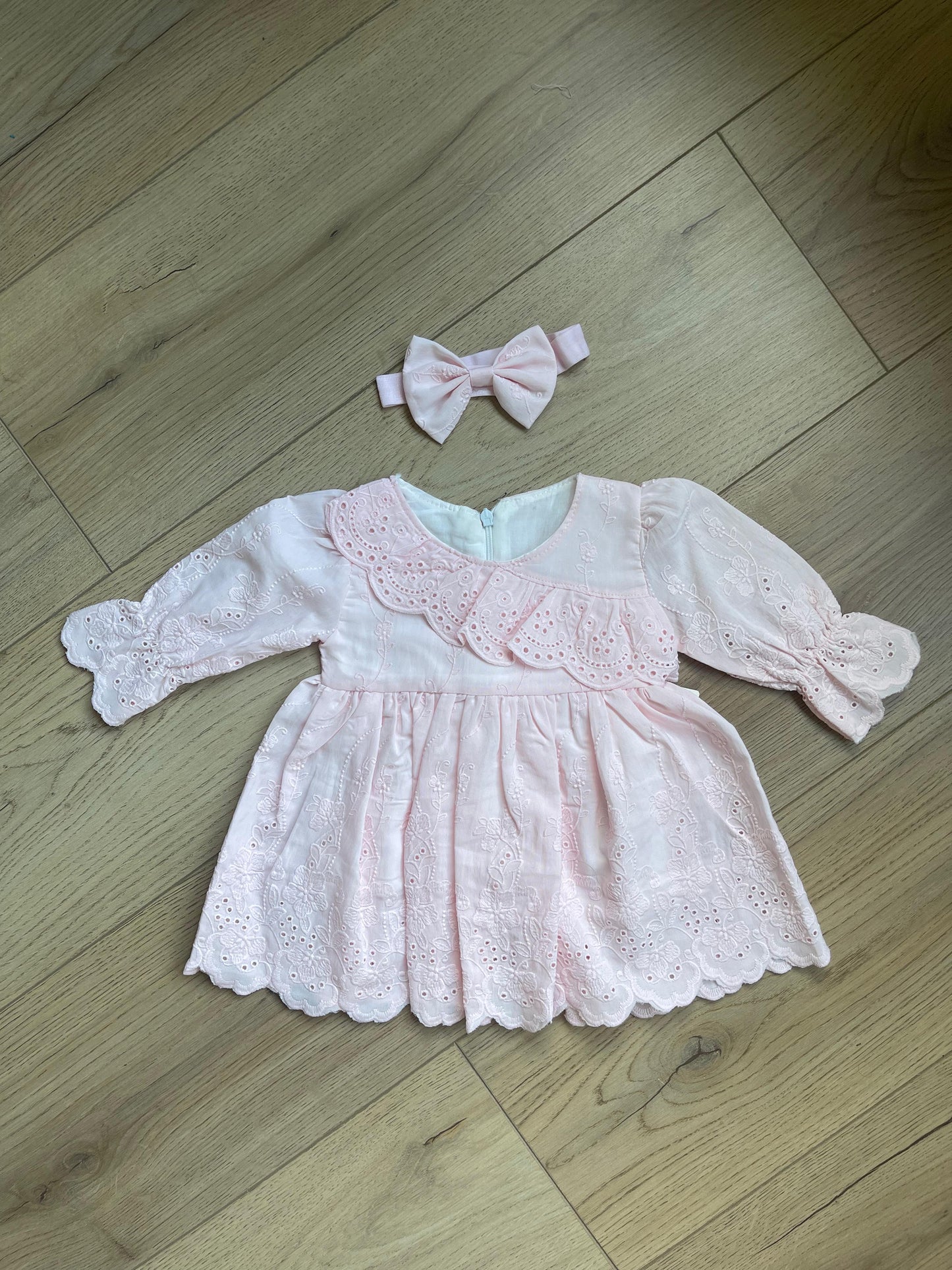 De Blossom Lace Dress