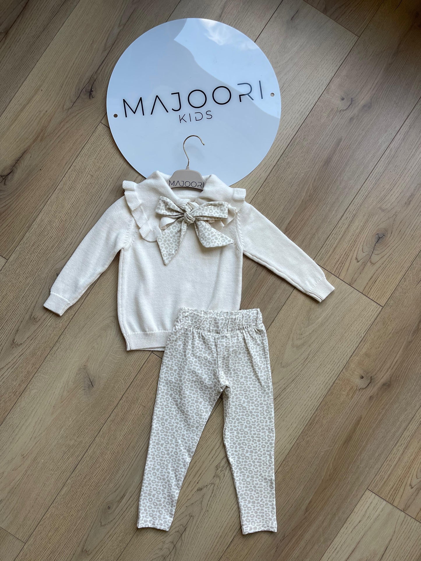 Stacy – Cream ruffles & bow set